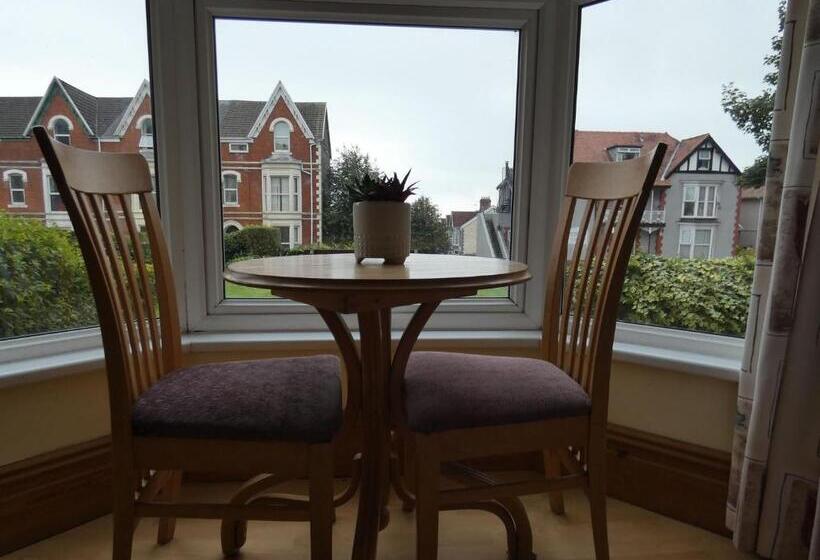 Bahçe manzaralı standart stüdyo, Hurst Dene Apart