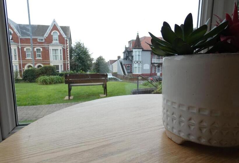 Bahçe manzaralı standart stüdyo, Hurst Dene Apart