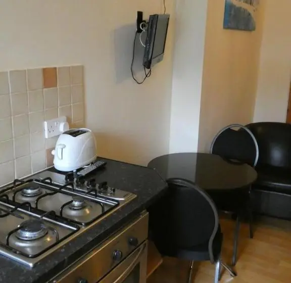 Standard-studio, Hurst Dene Apart