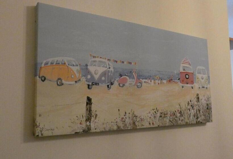 Standart Stüdyo, Hurst Dene Apart