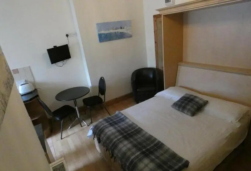 Standard-studio, Hurst Dene Apart