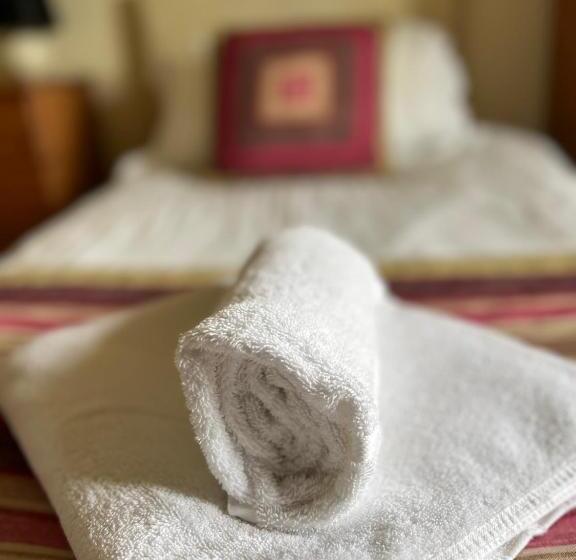 Teraslı Tek Kişilik Oda, Hurst Dene Apart