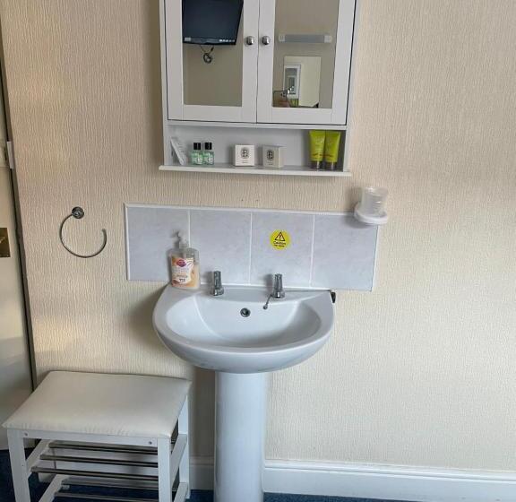 חדר אקונומי, Ivydene Guest House