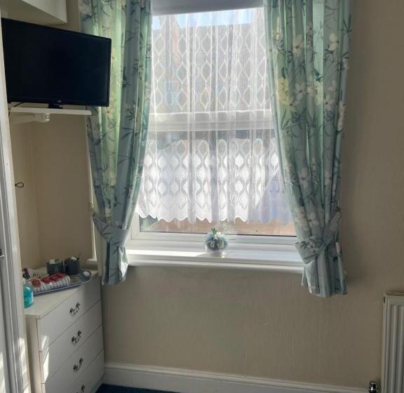 חדר אקונומי, Ivydene Guest House