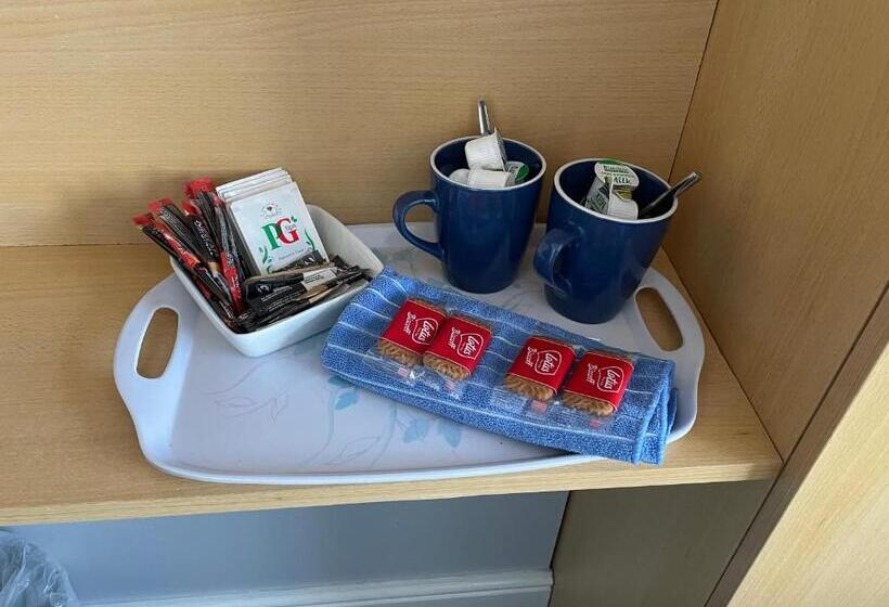 חדר אקונומי, Ivydene Guest House