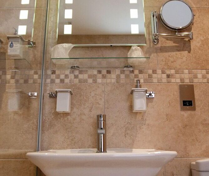 豪华房间, Langtrys