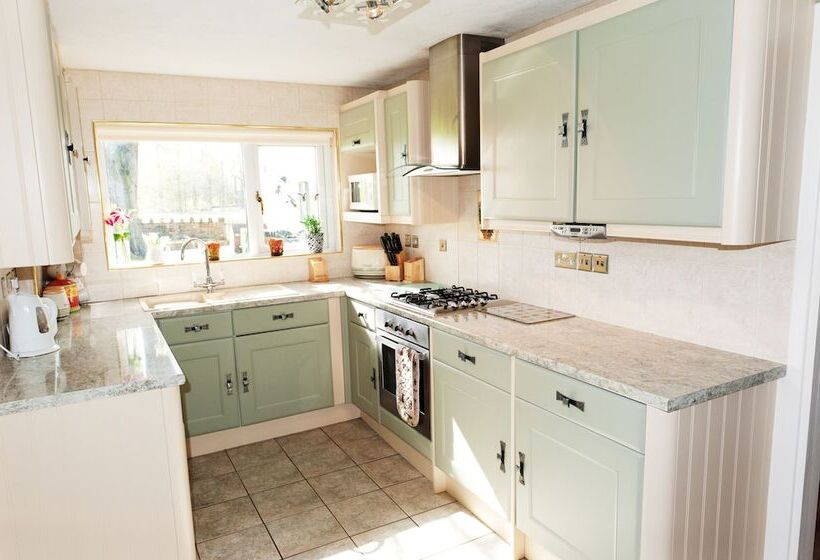 1 Yatak Odalı Ev, Llamas Pyjamas