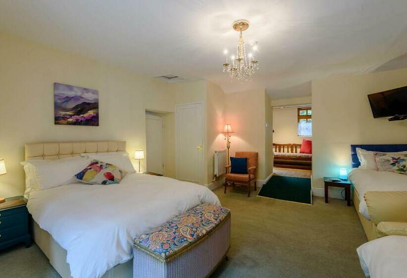 Семейный Номер, Pen Y Bont