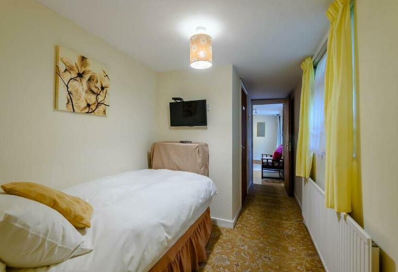 غرفة عائلية, Pen Y Bont