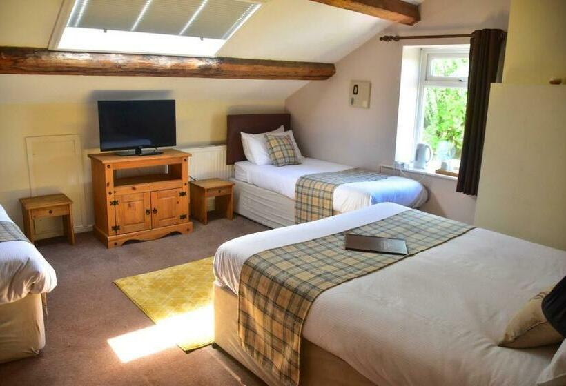 חדר משפחתי, Robin Hood Inn