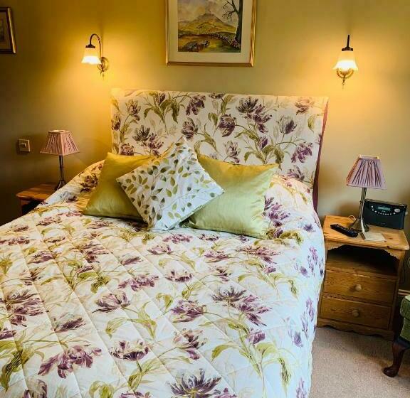 غرفة قياسية, Sayang House