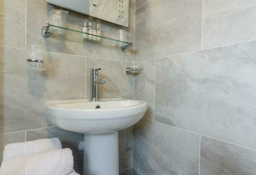 غرفة سوبيريور, Stoneleigh