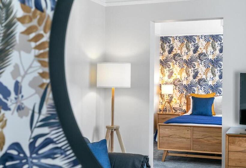 Suite Lit King, Stover Lodge