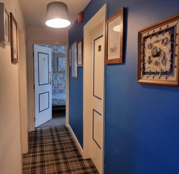 اتاق استاندارد با چشمانداز باغ, The Hut Wales A Sea Front Inn