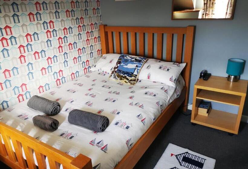 اتاق استاندارد با چشمانداز باغ, The Hut Wales A Sea Front Inn