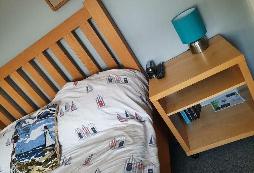 اتاق استاندارد, The Hut Wales   A Sea Front Inn