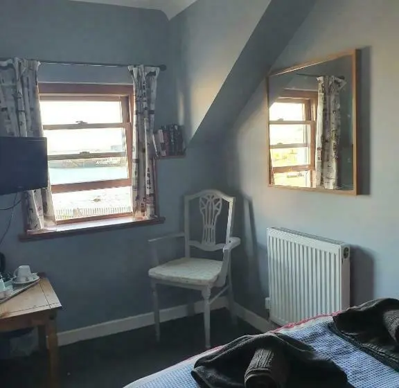 Standard-huone, The Hut Wales   A Sea Front Inn