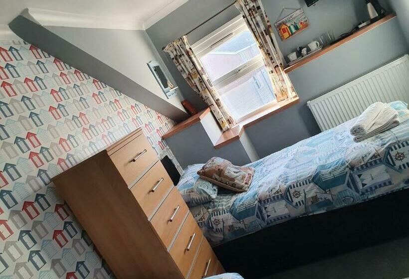 اتاق استاندارد, The Hut Wales   A Sea Front Inn