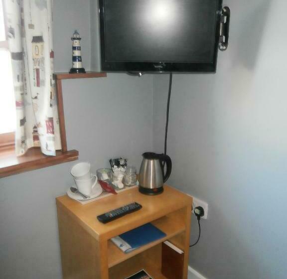 اتاق استاندارد, The Hut Wales   A Sea Front Inn