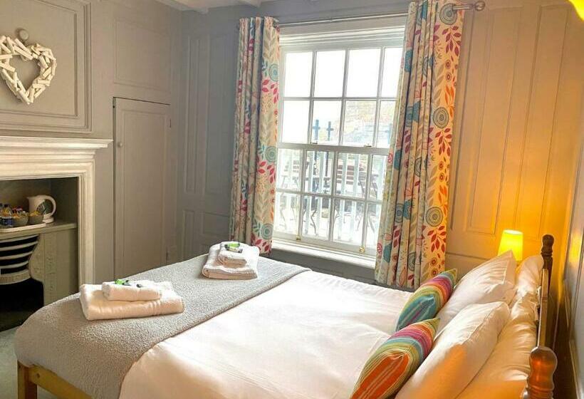 غرفة قياسية مطلّة علي البحر, The Pier Inn