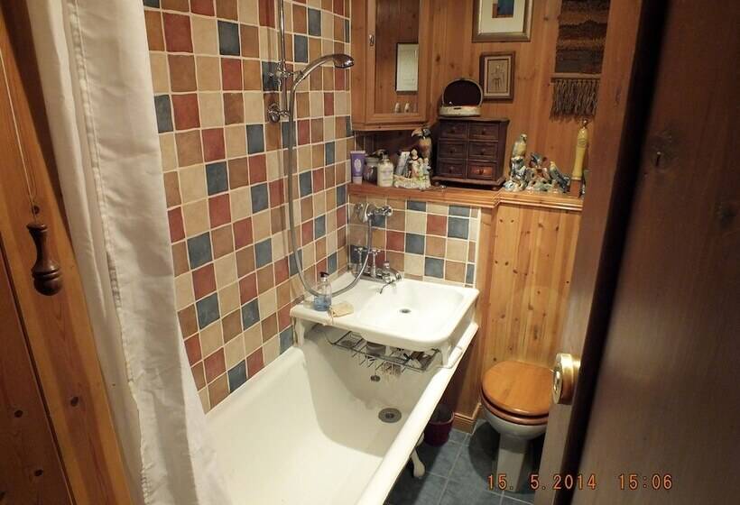 클래식 룸 더블 침대, Greystones B&b