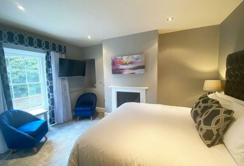 수피리어 룸, Aberdunant Hall