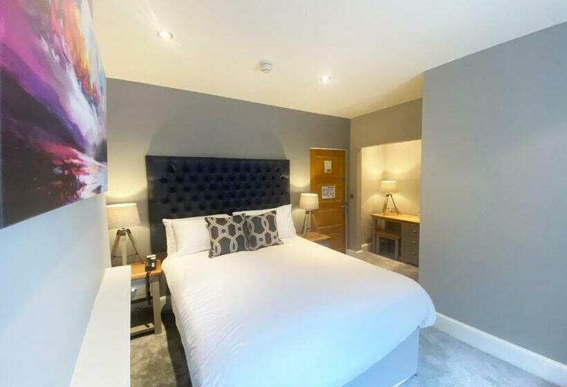 수피리어 룸, Aberdunant Hall