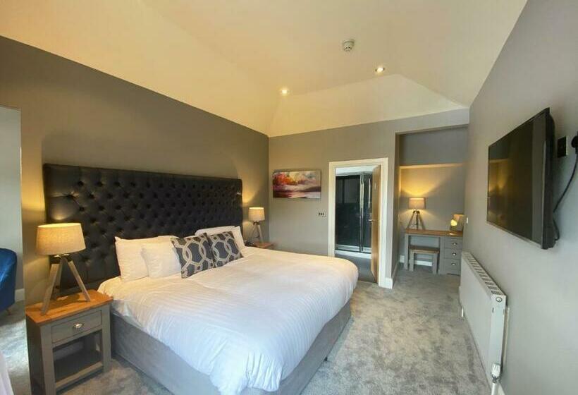 수피리어 룸, Aberdunant Hall