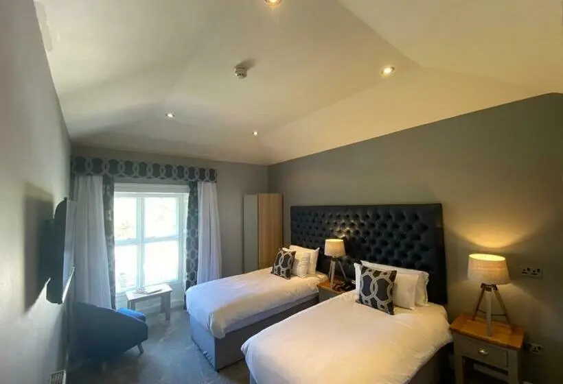 Superior-huone, Aberdunant Hall