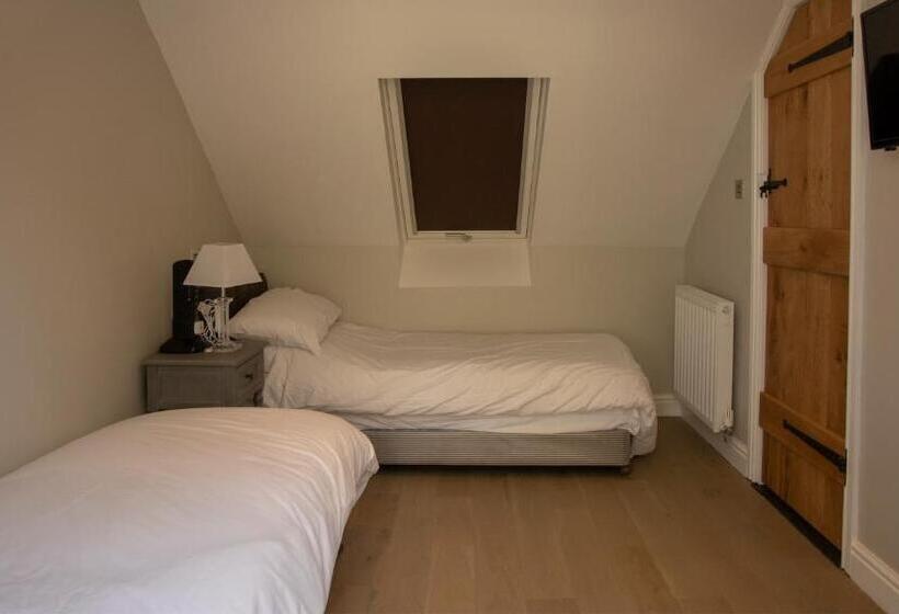 침실 2개 주택, Aberdunant Hall