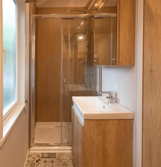 패밀리 스튜디오, Aberdunant Hall