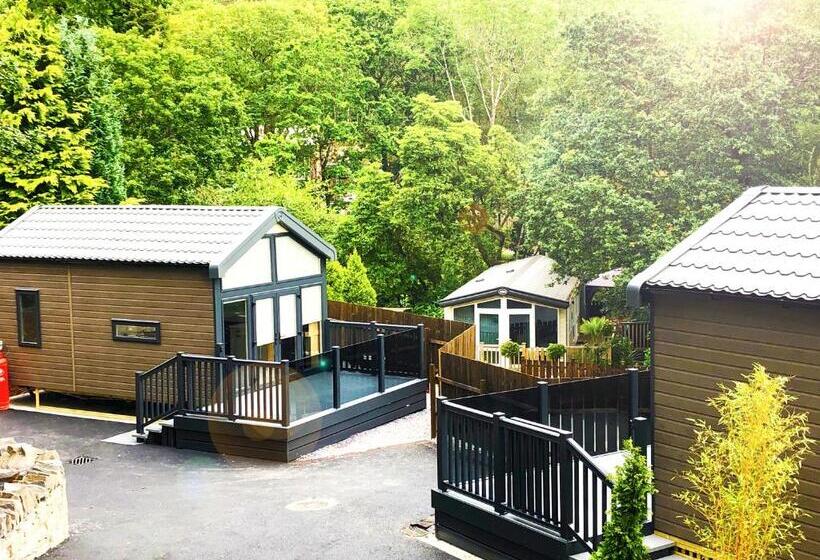 패밀리 스튜디오, Aberdunant Hall