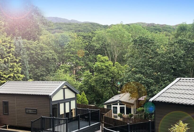 패밀리 스튜디오, Aberdunant Hall