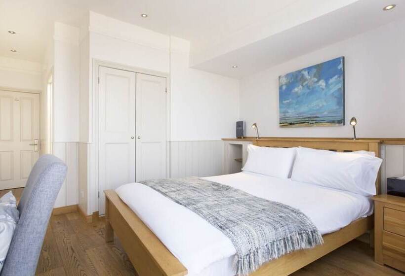 Номер Deluxe Вид на Море с Балконом, Continental