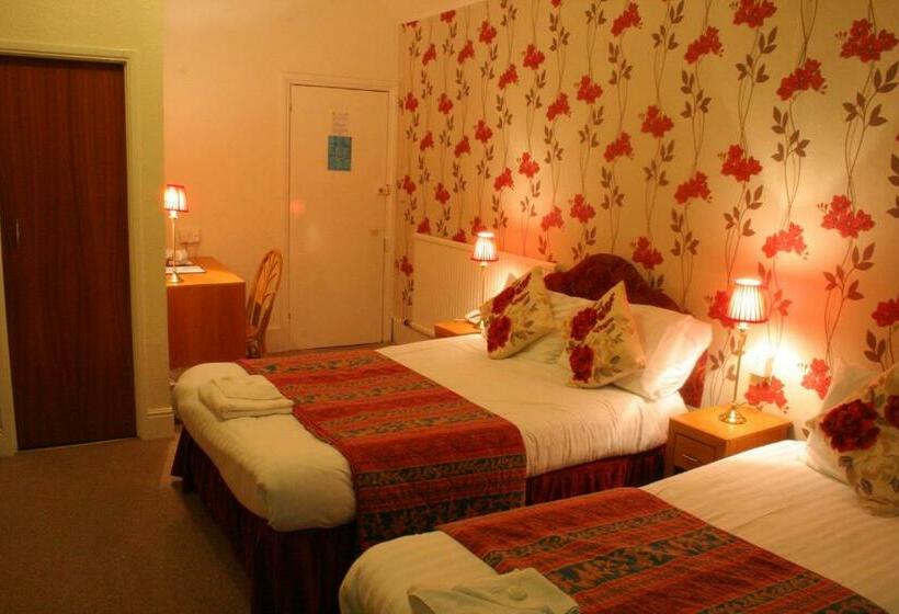 חדר סטנדרט לשלושה, Holliers