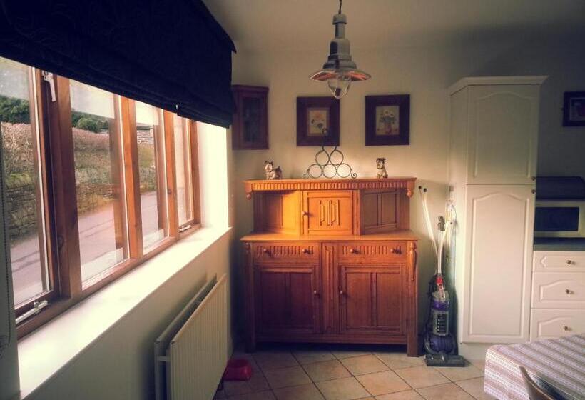 キャビン, Little John