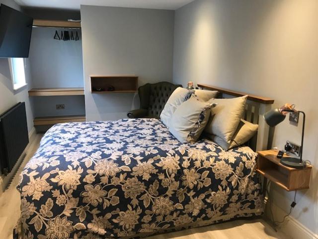 デラックスルーム, Little John