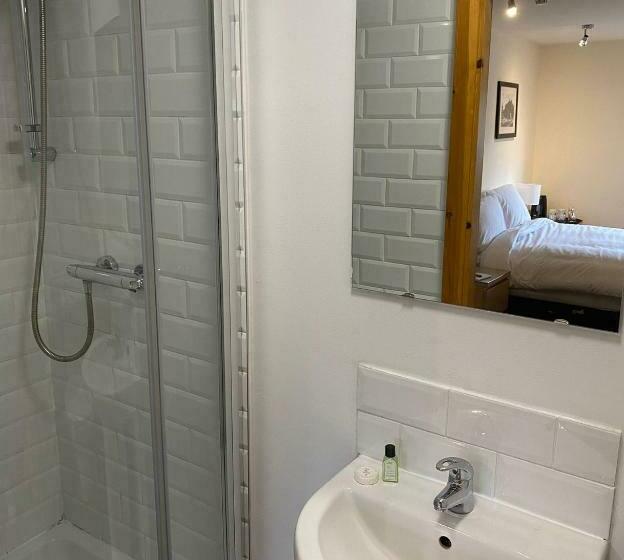 标准间, Lower Turks Head