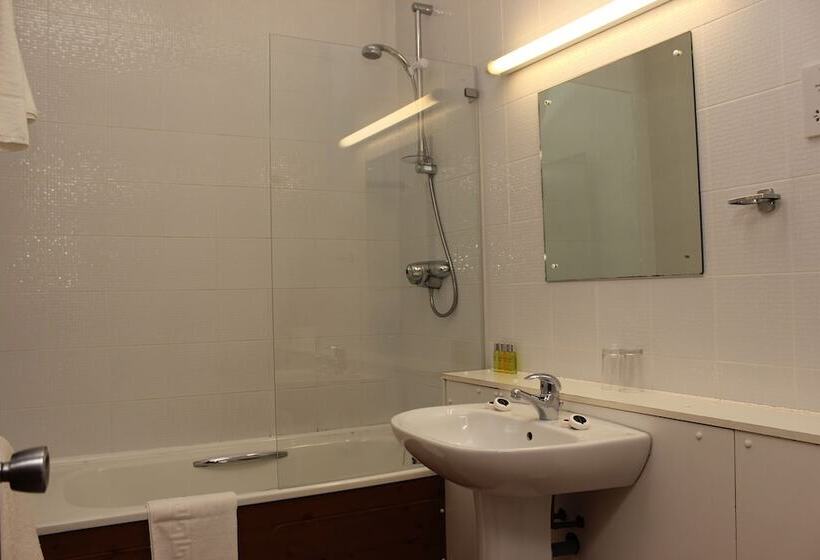 标准间, Old Kings Arms