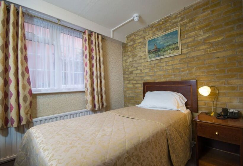 标准单人间, Old Kings Arms