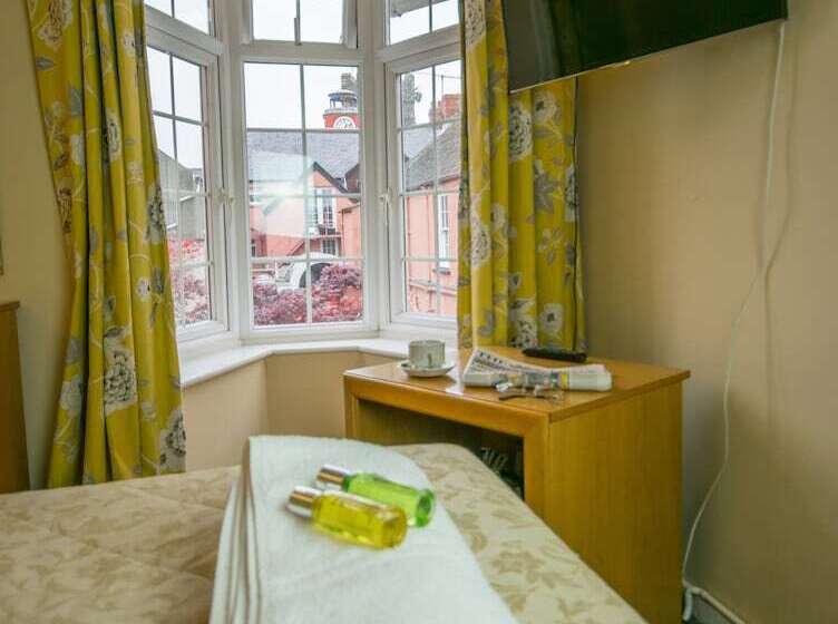 标准单人间, Old Kings Arms