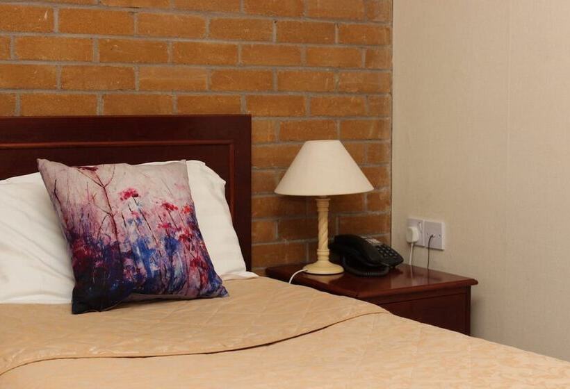 标准单人间, Old Kings Arms