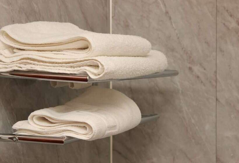 标准间, Old Kings Arms