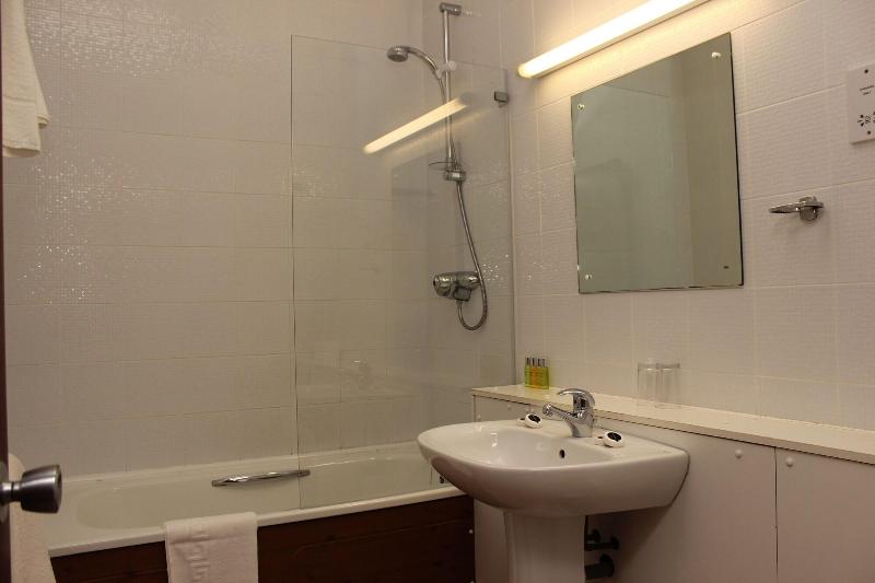 标准单人间, Old Kings Arms