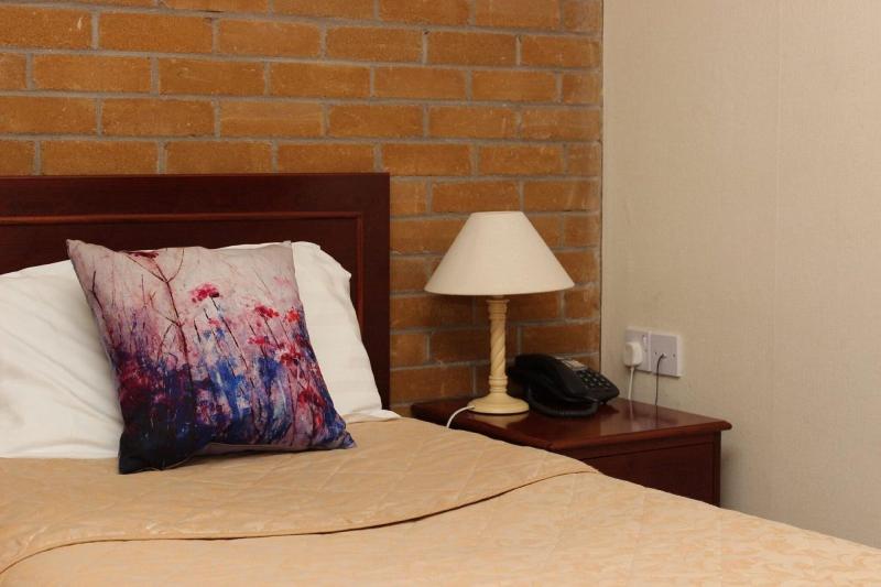 标准单人间, Old Kings Arms