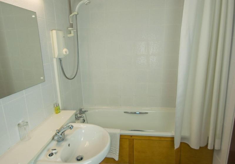 标准单人间, Old Kings Arms