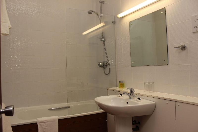 标准单人间, Old Kings Arms