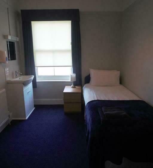 غرفة قياسية فردية, Royal Temple Yacht Club