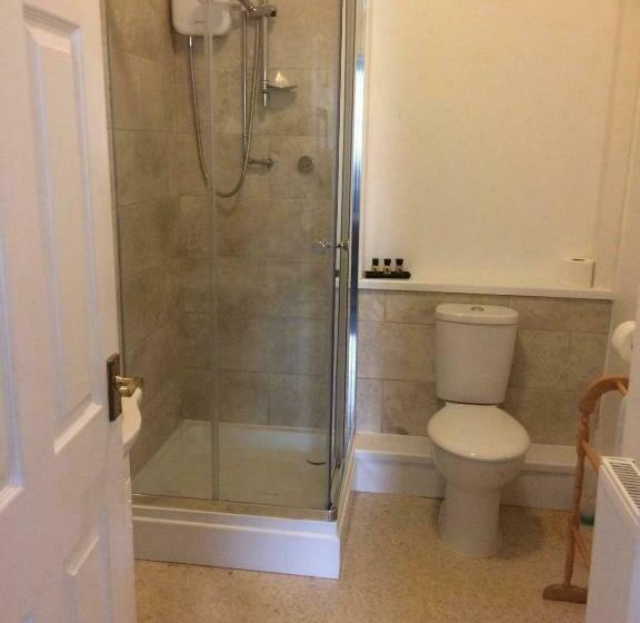 غرفة قياسية, Royal Temple Yacht Club