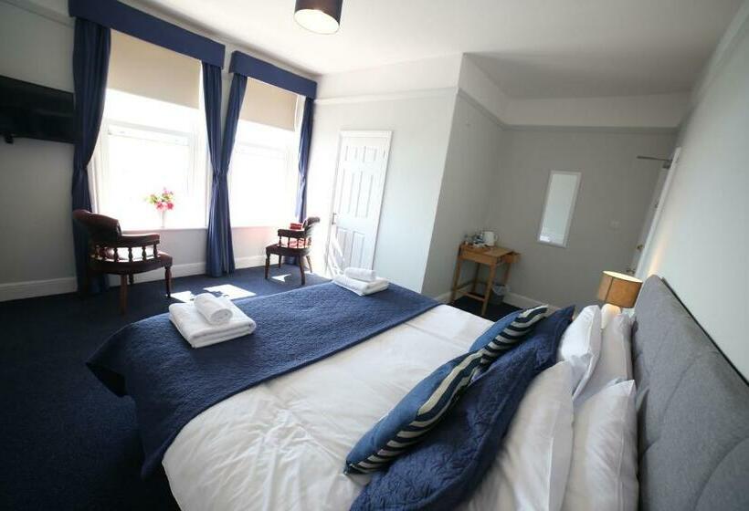 غرفة قياسية مطلّة علي البحر, Royal Temple Yacht Club